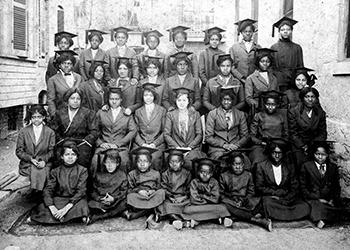 Historical Photo of Graduating Class 1913